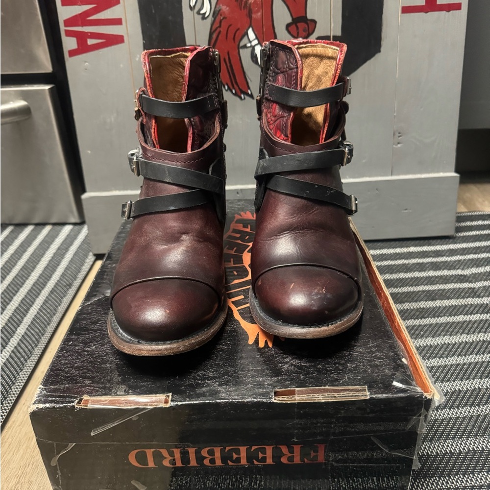 Freebird by Steven OG burgundy Crue